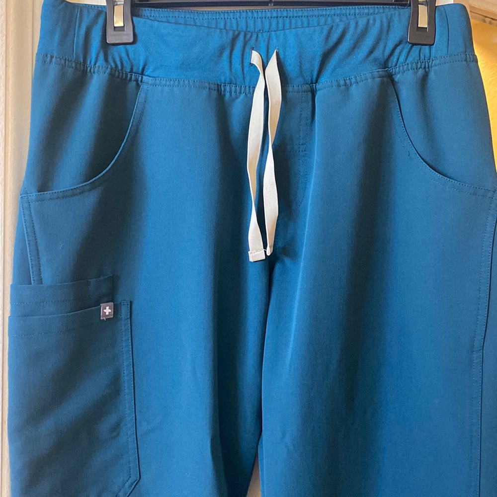 Figs kade cargo scrub pants